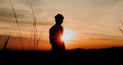 生活不易,學(xué)會(huì)換位思考